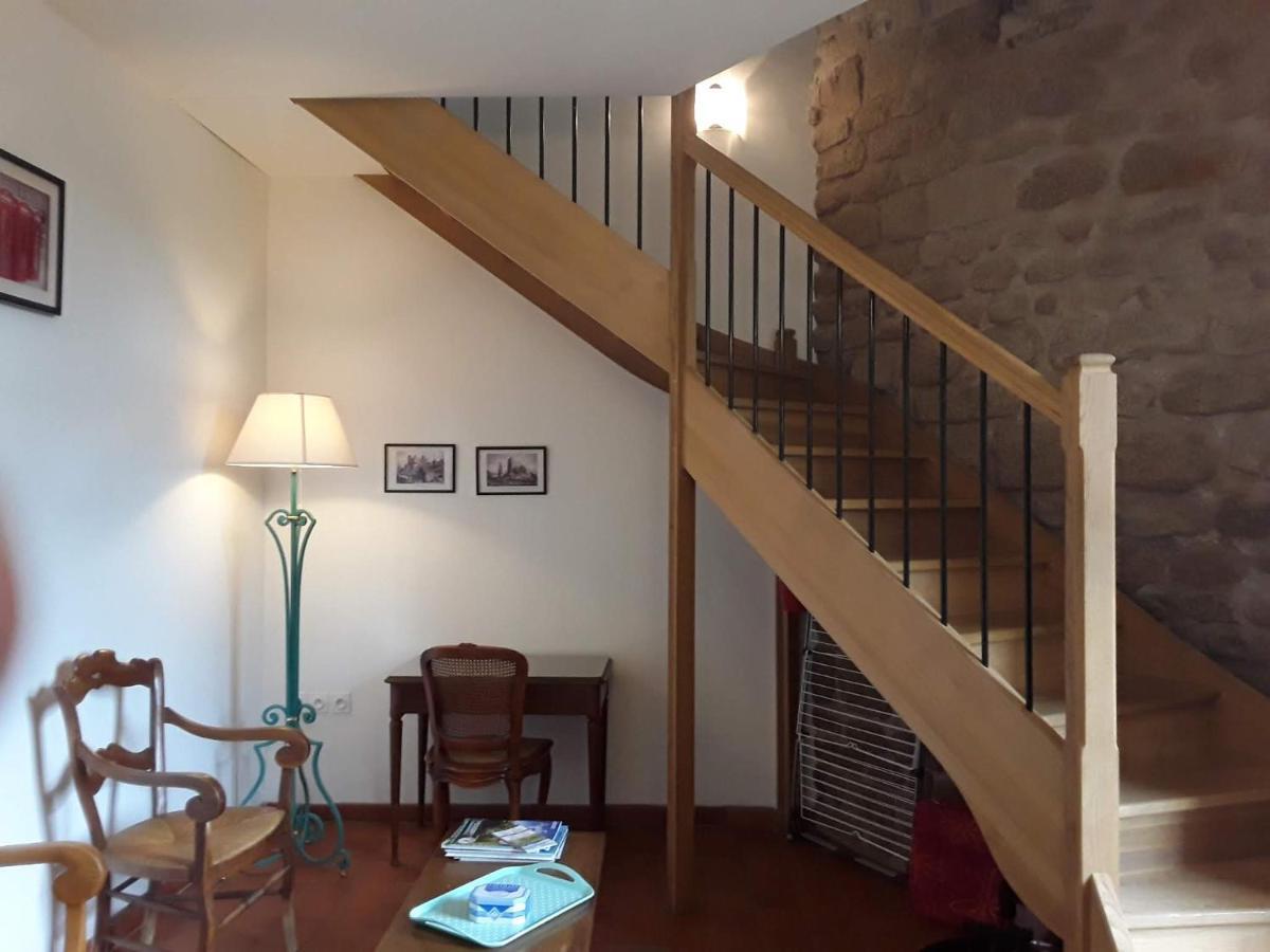 Au Chateau De Sallebrune Holiday home *